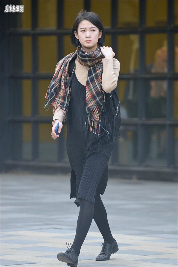 深秋街頭，流動的時裝秀