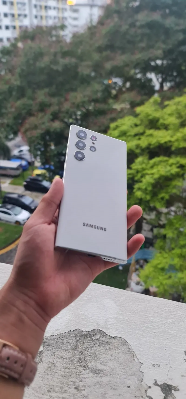 三星Galaxy S22 Ultra機模上手 三星Galaxy S22 Ultra機模上手