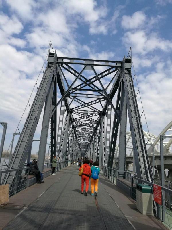 一橋飛架南北,天塹變通途 一橋飛架南北,天塹變通途