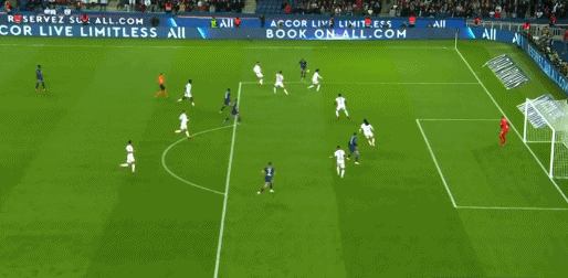 足壇絕殺夜！梅西3場0球后質疑主帥，C羅3場4球后發聲：紅魔前進