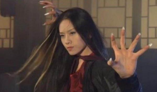 63歲楊麗萍：30年不吃米飯，忘情斷愛，前半生仙子，後半生瘋子