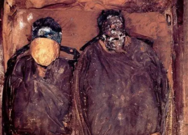 1986年，黑龍江挖出胖臉王妃，金絲布蓋住全臉，屍檢結果不寒而慄