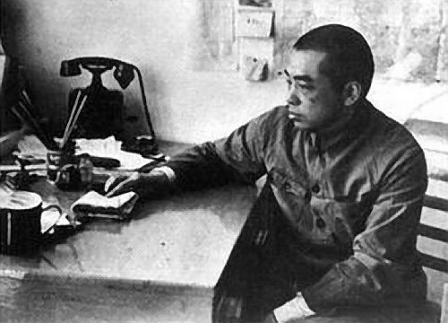 抗美援朝，若是當年彭老總也不掛帥的話，哪位將軍能擔此重任