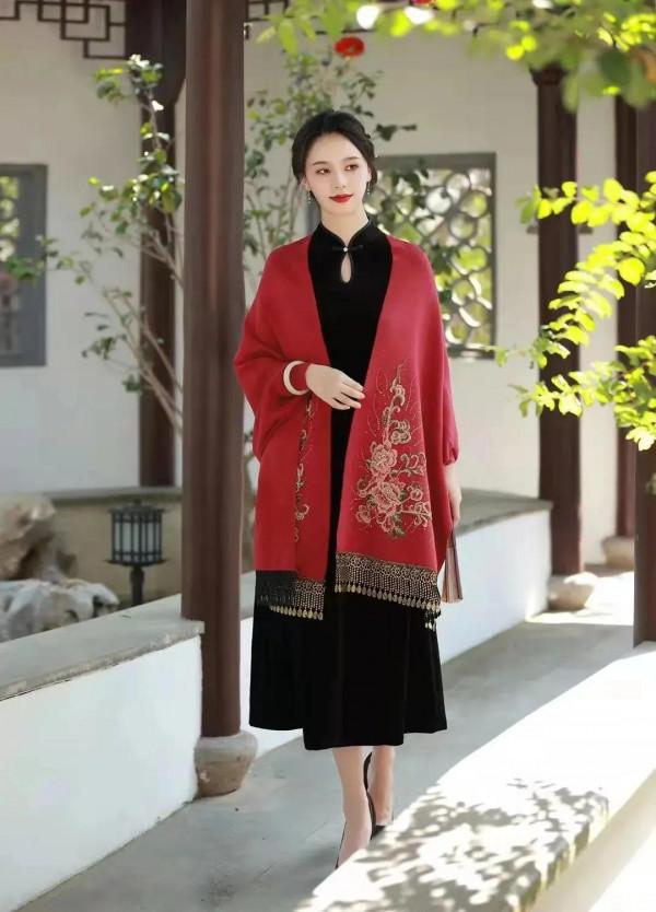 愛上旗袍，你的冬天可以這樣穿旗袍…