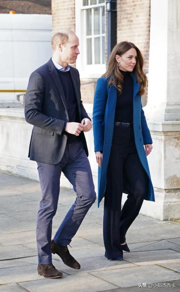 69歲坐頭排參加時裝週，歲月不敗美人真絕了