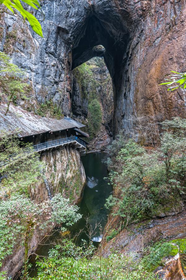&OpenCurlyDoubleQuote;湖北西大門&rdquo;有多神秘？北緯30度的原始森林中，相傳有巴神洞