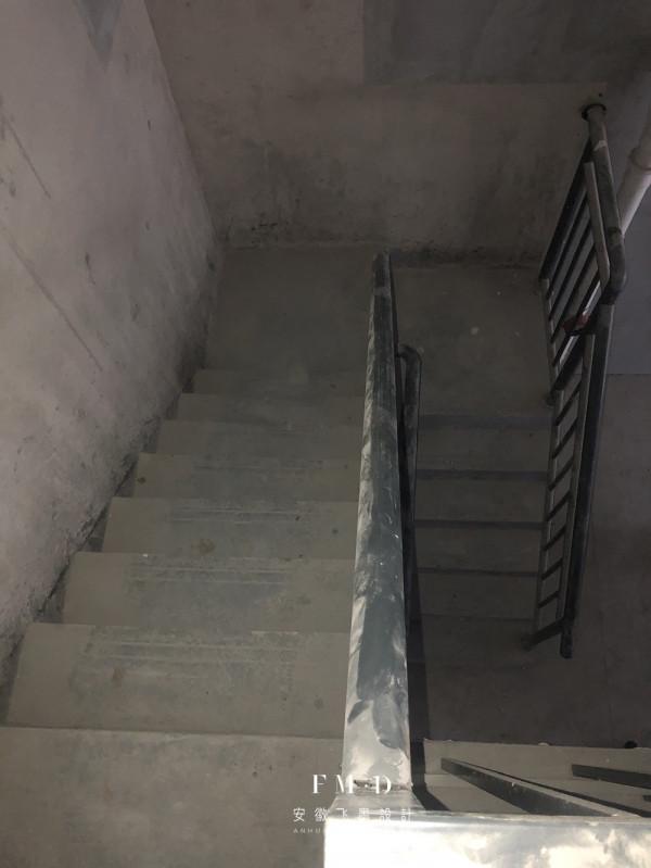 4套案例證明,還是傳統的現澆樓梯耐看,鋪石材嵌燈帶提高了檔次 4套案例證明,還是傳統的現澆樓梯耐看,鋪石材嵌燈帶提高了檔次