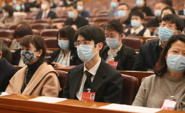 都是靠臉吃飯，憑啥她被嘲？