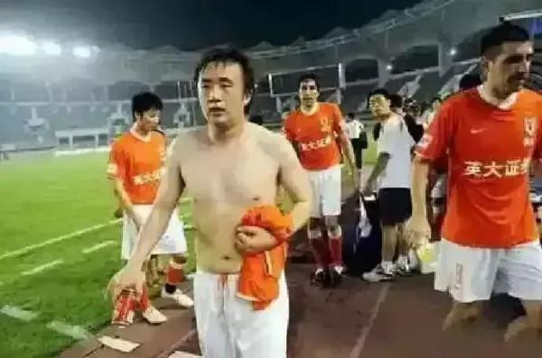 看看中國男足和歐洲盃球星肌肉的區別