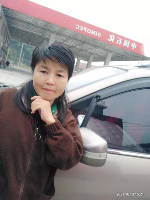 秋萍退休後一人一車自駕遊～第42天，女司機今晚住在大山裡國道邊