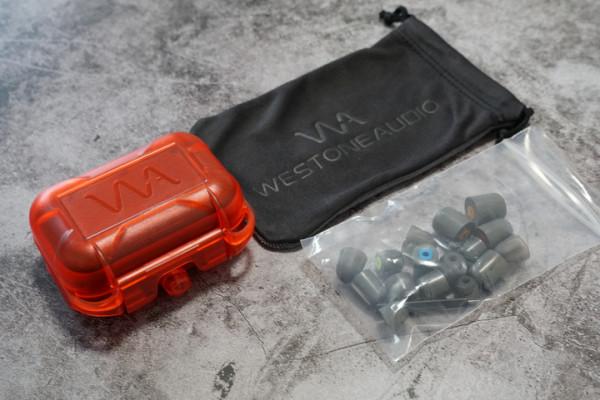 媽媽，我看到了有線耳塞未來的樣子