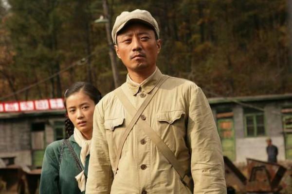 油頭粉面還演軍人?別被電視劇騙了,這些明星告訴你啥叫中國硬漢 油頭粉面還演軍人?別被電視劇騙了,這些明星告訴你啥叫中國硬漢