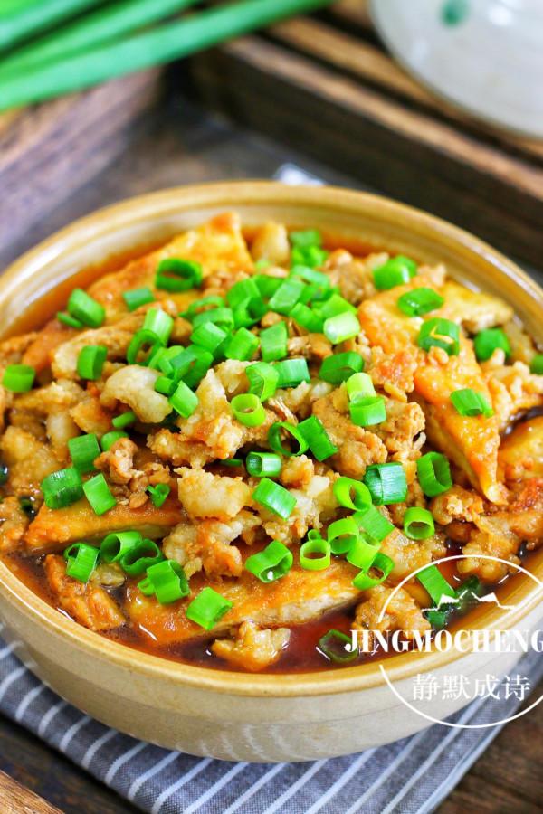 天冷了，砂鍋菜比炒菜更受歡迎，一碗料汁就能搞定，鮮甜好吃