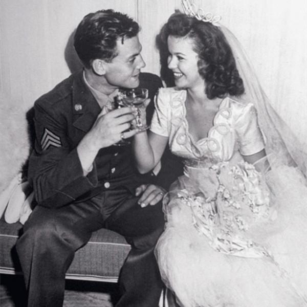 2014年秀蘭·鄧波兒在家人陪伴下去世,77年以外交官身份造訪中國 2014年秀蘭·鄧波兒在家人陪伴下去世,77年以外交官身份造訪中國