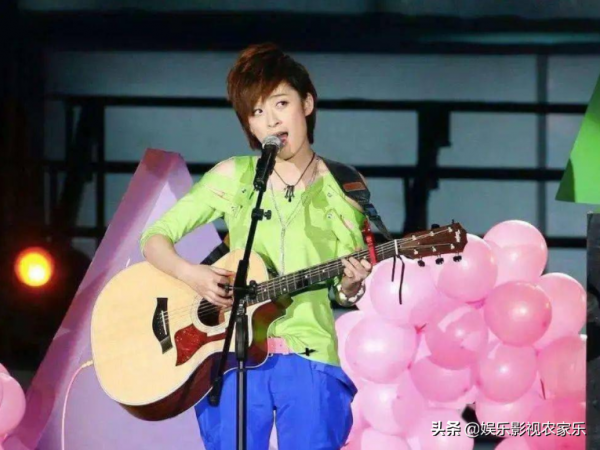 曾軼可機場安檢耍大牌，關鍵是耍大牌之前也不看看手裡有大牌沒