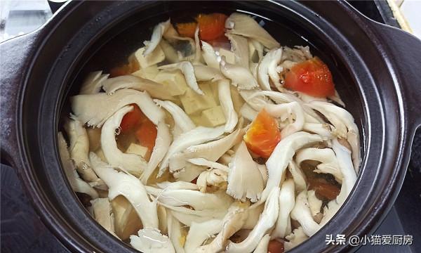 三鮮肉片湯這樣做太香了，肉嫩湯鮮，冬天來一碗暖和，做法還簡單