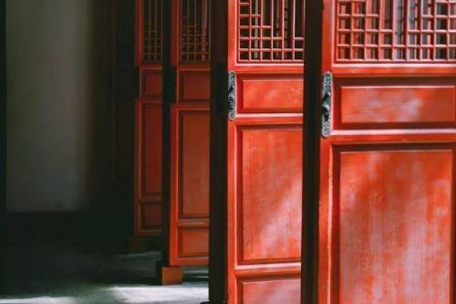 《小窗幽記》精選三十句：悟透生死關，看破名利場