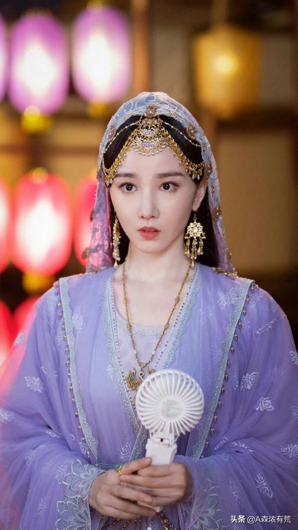 楊冪和陳小紜，總覺得陳小紜比較驚豔