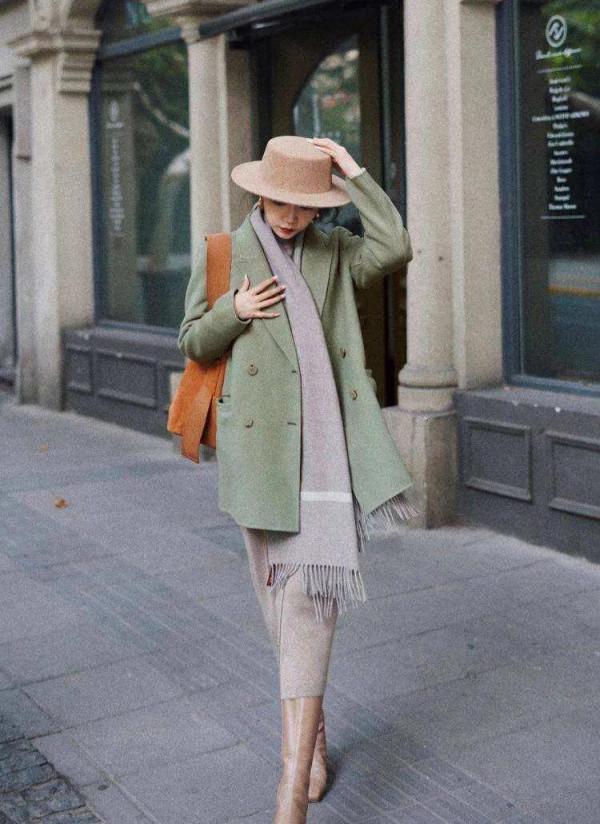 優雅女人離不開裙子！冬天的裙子怎麼穿溫暖又時尚？你get到了嗎