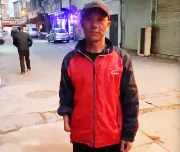 太!厲!害!了!獨掌退役老兵跳進冰河救起落水女子 太!厲!害!了!獨掌退役老兵跳進冰河救起落水女子