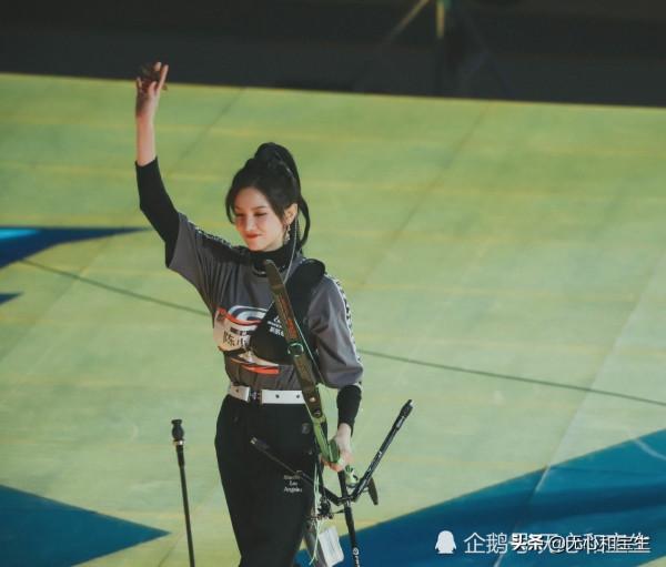 陳小紜射箭場上場下隨拍，網友：整容臉不如以前嗎？