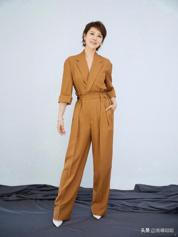 上了年紀的女人，建議少穿這3款“單品”，顯胖顯醜又廉價