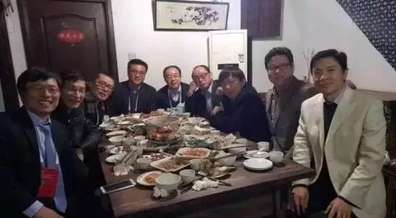 網際網路巨頭投身農業，一頭豬為何被拍出27萬元，丁磊又做了什麼