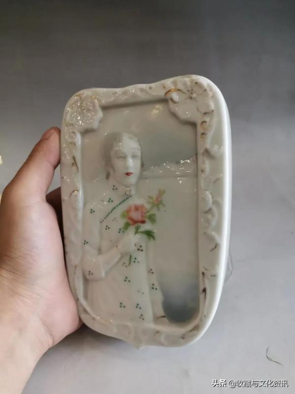 民國人物壁瓶花插鑑賞