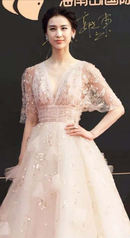 黃聖依美照一冊,欣賞 黃聖依美照一冊,欣賞