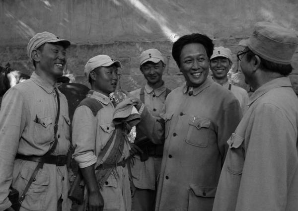 銀幕上的共產黨員｜毛主席當年因何寫下《為人民服務》