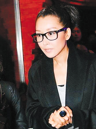 《祝你平安》孫悅:22歲成名,7登春晚,因愛嫁二婚老公甘當後媽 《祝你平安》孫悅:22歲成名,7登春晚,因愛嫁二婚老公甘當後媽