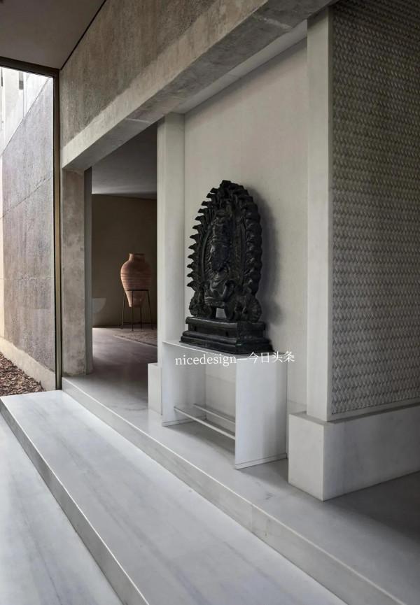 充滿神秘感和敬畏感的家 充滿神秘感和敬畏感的家