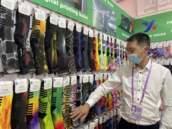 湖北荊楚優品借廣交會走向海內外 湖北荊楚優品借廣交會走向海內外