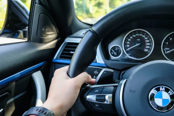 「阿站長開車」開溜背轎跑暢遊廈門，美景需要配靚車——寶馬 425i