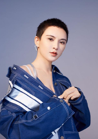 莫小奇:22歲懷孕生子,敗光父母80萬,被圈內稱為“烏鴉嘴” 莫小奇:22歲懷孕生子,敗光父母80萬,被圈內稱為“烏鴉嘴”