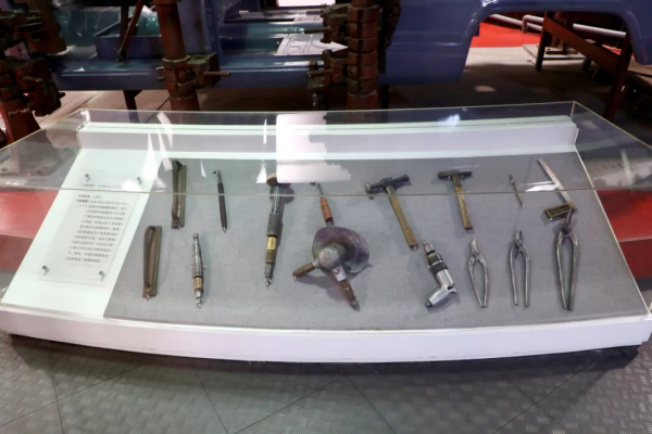 獨家探訪一汽紅旗文化展館，解密檢閱車背後的故事