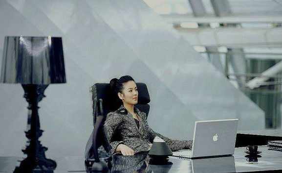 廣東23歲女孩,“臨危受命”接手父親家業,掌管鉅額資本 廣東23歲女孩,“臨危受命”接手父親家業,掌管鉅額資本