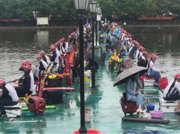 “中國釣王”的瘋狂人生 “中國釣王”的瘋狂人生