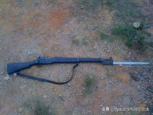 盤點單田芳先生經典評書《亂世梟雄》中出現的武器槍支