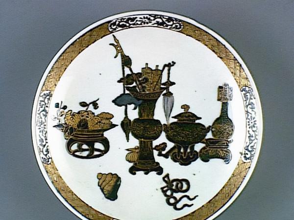 馬未都：一對乾隆博古杯碟，用黃金白銀繪畫，比青花瓷更顯檔次