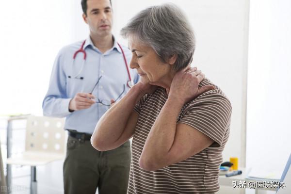 起身猛了“眼前一黑”，究竟是怎麼回事？要考慮這4種原因