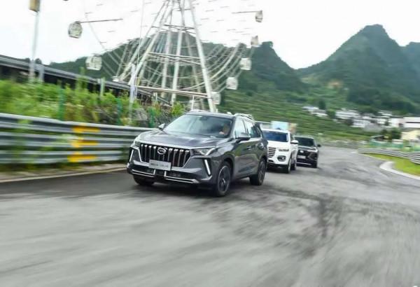 試駕傳祺GS4 PLUS丨2.0T超250馬力，軸距同級領先，頂配不到15萬元