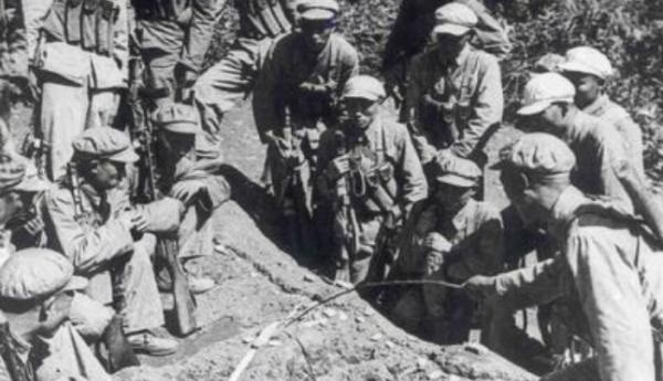 四川老兵隱居農村，30多年後兒子指著報紙道：爹，上面在找你