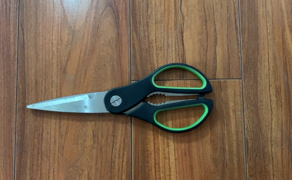 貼春聯時門上有膠怎麼辦