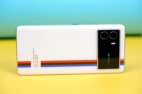 頂配5999元！iQOO9系列正式釋出，宋紫薇全情投入做高階