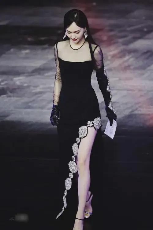 唐嫣美得高調又風情