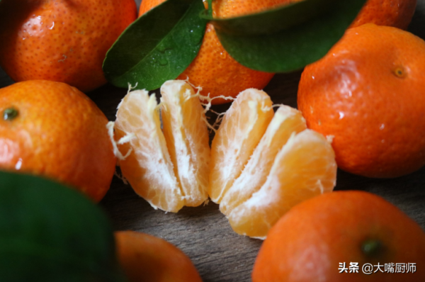都是沙糖桔,帶葉子和不帶葉子有啥區別?牢記4不買,新鮮又好吃 都是沙糖桔,帶葉子和不帶葉子有啥區別?牢記4不買,新鮮又好吃