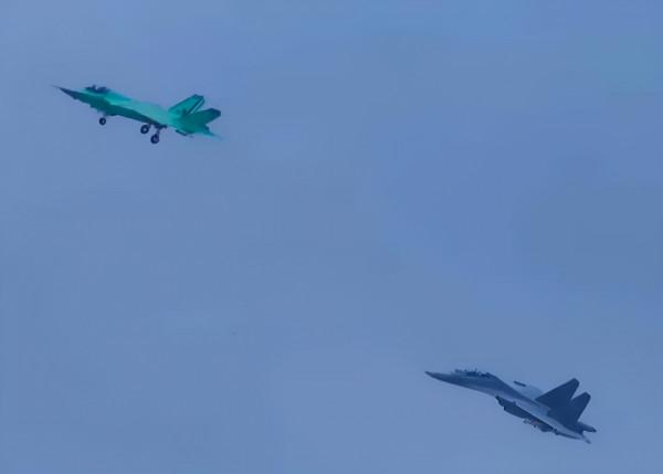 讓國產隱身艦載戰機機身機翼減重超過1/3，他當選工程院院士