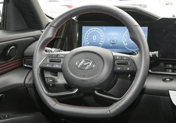 月均銷量1萬+，9.98萬起的第七代伊蘭特，已成為最暢銷的韓系車