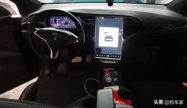 全鋁車身很香？輕輕撞一下都肉疼！這輛45萬的特斯拉就是例子